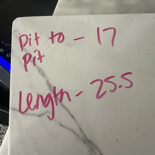 Star Wars Women’s Large Vneck Grogu Logo Tee