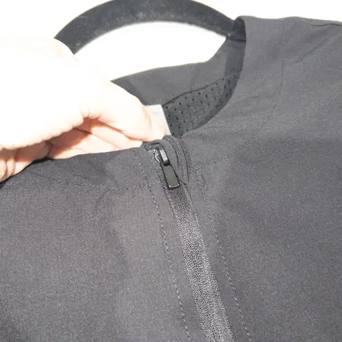 Mono B Clothing NWT Mono B Black Fitted Zip-Up Running Vest Size Small thumbnail 2