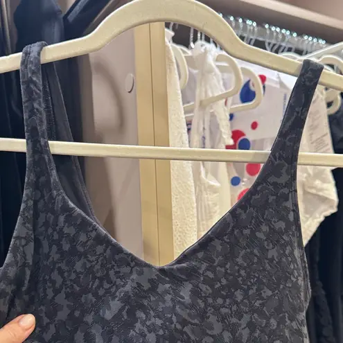 Lululemon  crop work out top