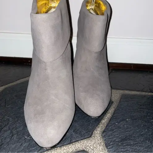 Steven By Steve Madden  Ellusion Gray Suede Leather Pointed Toe Heeled Bootie 8.5