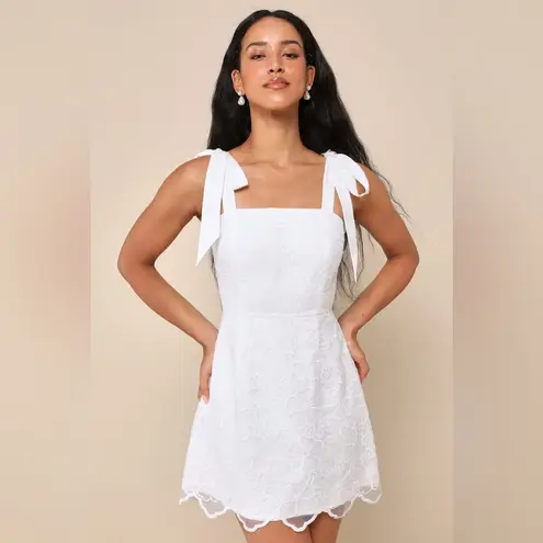 NWT Lulu's Lovable Aesthetic White Embroidered Tie