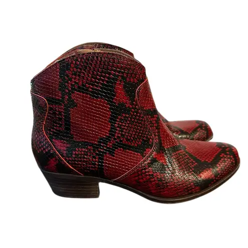 Lucky Brand  Belia Leather Booties Size 9W Garnet Slither