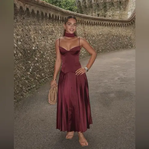 House Of CB  M A-C   'Beau' Wine Pleated Midi Dress NWOT