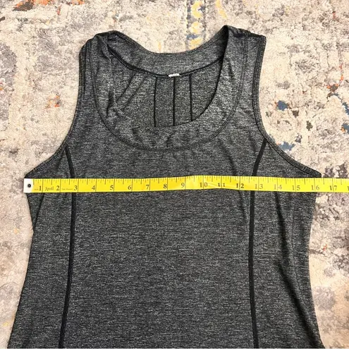 Lululemon  Run Dash Tank Heather Grey Ruffled Back Air Pods‎ Pocket Size 8