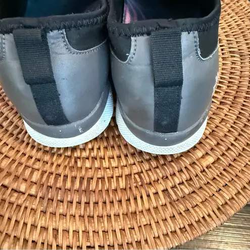 Kuru sneakers women’s size 10 Black