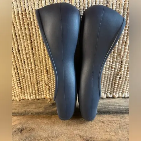 Crocs  Olivia‎ II Navy Fur Lined Flats Size 6 - Image 8