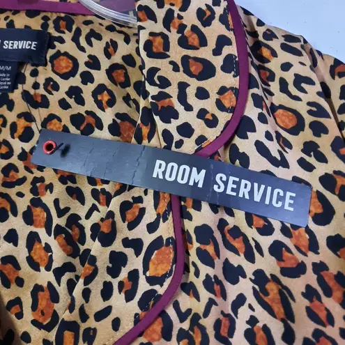 The Room Service Pajama Top Womens Medium Black Animal Print Sleepwear Button Front