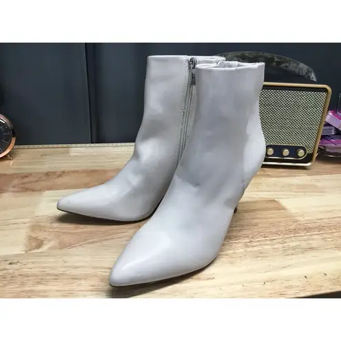 Steven by Steve Madden Lasting Ankle Bootie Women's 9 White Leather Side Zip