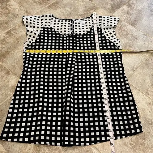 Motherhood Maternity scoop neck checkered lightweight cap sleeve top black white