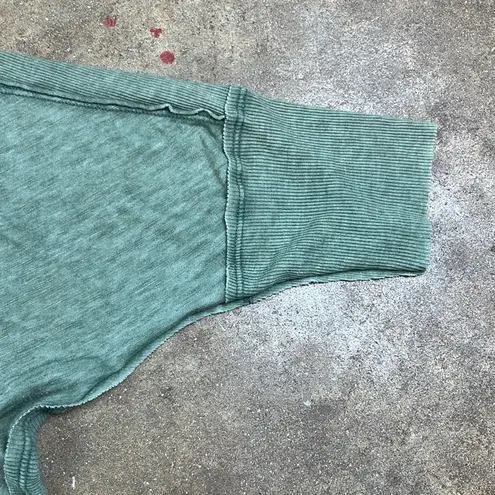 Free People  Green V-Neck oversized top
Size: XS