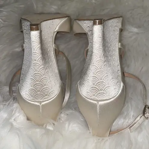 Badgley Mischka Cream Abigail Evening Wedge Sandals