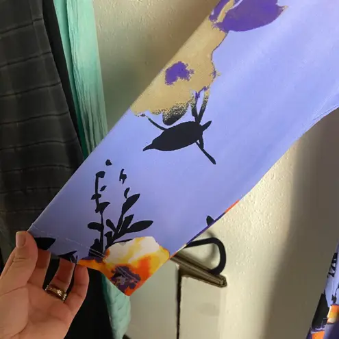 Susan Graver Size S Floral Printed Liquid Knit Asymmetrical Hem Tunic Top Blue