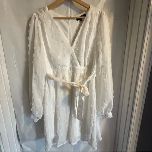 Lulus Always On Repeat White Clip Dot Long Sleeve Mini Dress Sz Medium Chiffon