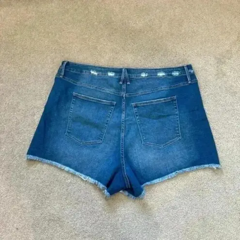 Good American  high rise ripped jean shorts in size 22