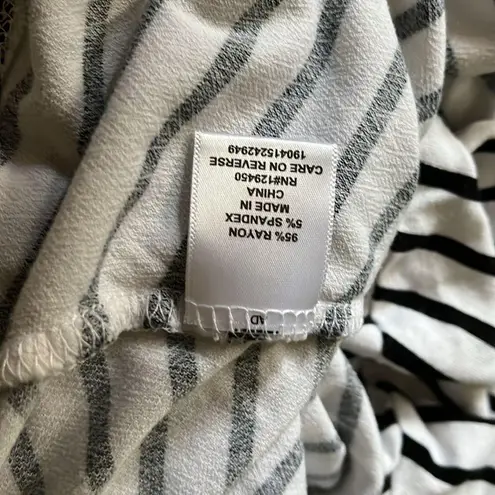 Elle STRIPED COLD SHOULDER DOUBLE OR RUFFLE SLEEVES SWING BOTTOM BLOUSE