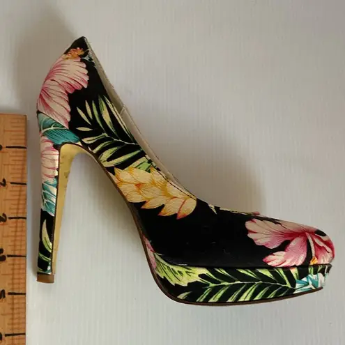 Bakers Floral Platform High Heels Size 6M