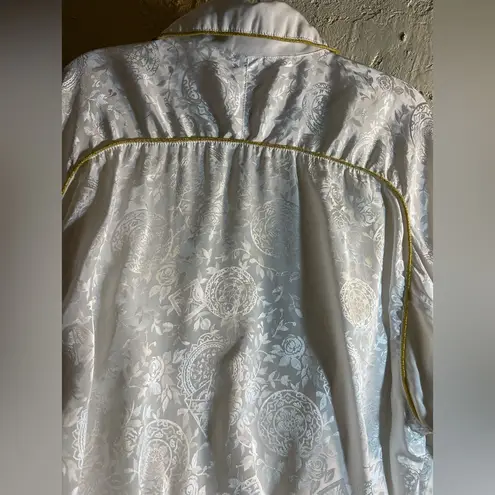 Vintage Ellesse Athletic Jacket Embossed White design w gold piping Zip front Size undefined