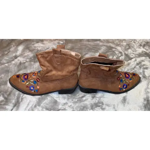 Mudd Embroidered Boots Womens 8.5 Cheyenne Brown Faux Suede Floral Ankle Bootie