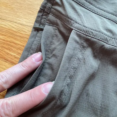 prAna  Cargo Capris Olive Size 4 Y2K 90s