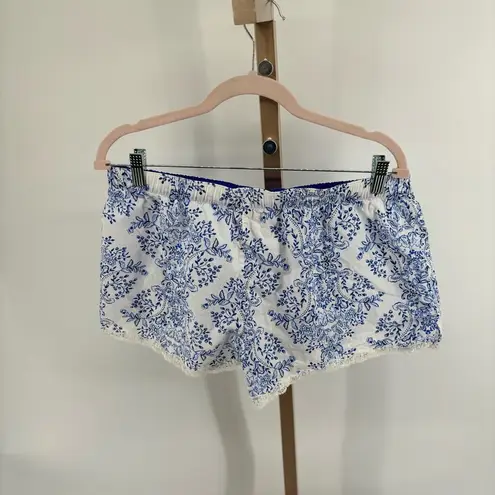 Victoria's Secret Victoria’s Secret blue and white trim sleep shorts size large 100% cotton