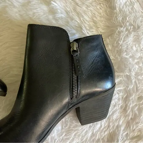 Frye  Judith Double Zip Ankle Booties Black Leather Size 9