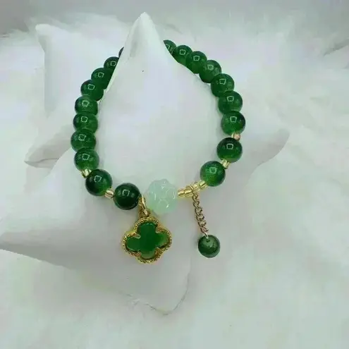 Green Clover Beaded Charm Bracelet
