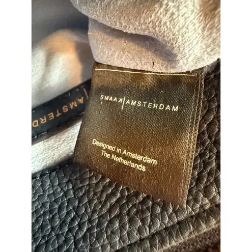 Smaak Amsterdam Yuna Crossbody Bag Blue Leather Scandanavian Minimalist Luxury