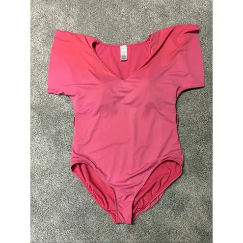 Time and Tru Short Sleeve One