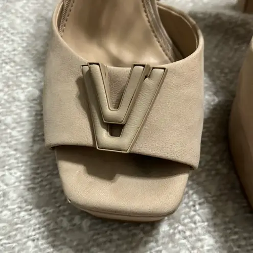 Gianni Bini  x Venita Aspen Sienna Taupe Suede Platform Dress Sandals