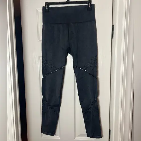 Soul Cycle Black Gray Seamless Moto Cut Out Performance Leggings Size Medium