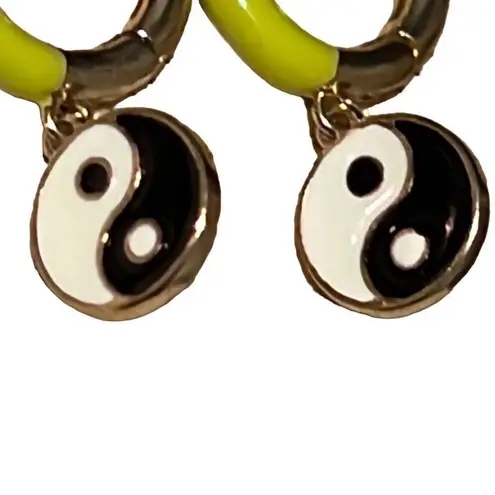 New Yin Yang Huggie Dangling Green Chunky Hoops Pierced Earrings Gold