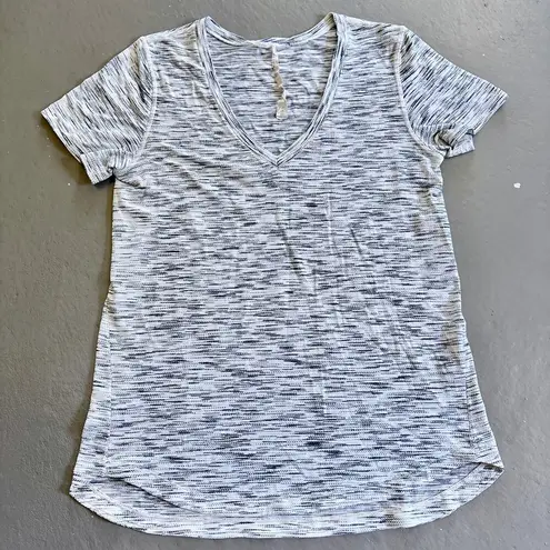 Lululemon  What The Sport Tee Tiger Space Dye Black White V-Neck Shirt Size 6
