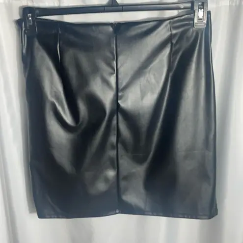 Milumia Women's Size XL Rouched Elegant Black Faux Leather Skirt NWT