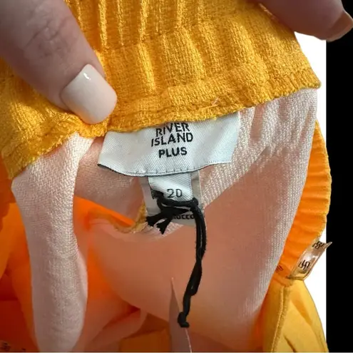 River Island  Boucle Raw-Hem Flared Shorts Size 16 bm