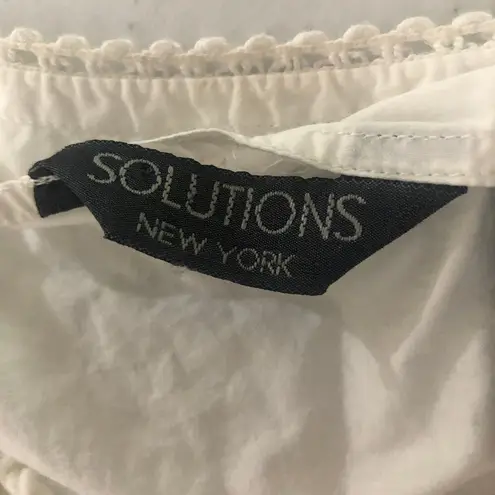 Solutions MEDIUM VINTAGE Women's White Floral Embroidered Boho Hippie Split Neck