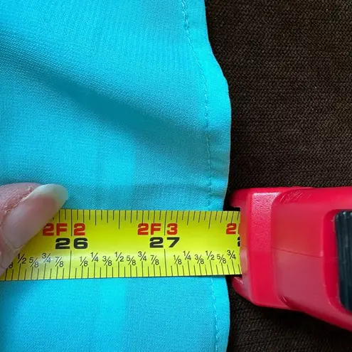 Susan Graver Turquoise Blue Light Material Blouse SZ M With Pockets V Ne…