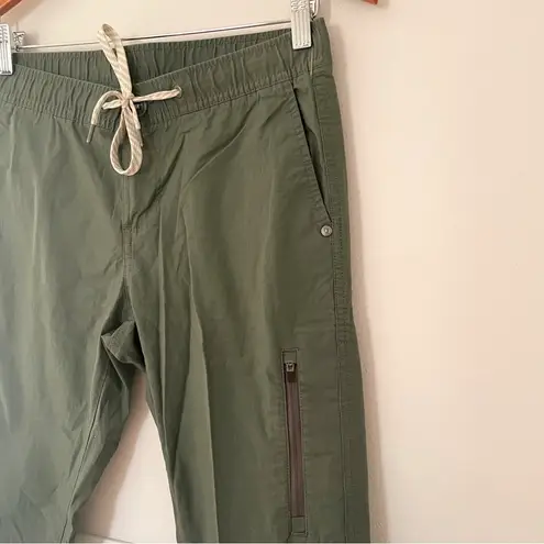 Vuori • ripstop green army climber pant zipper pockets sz S