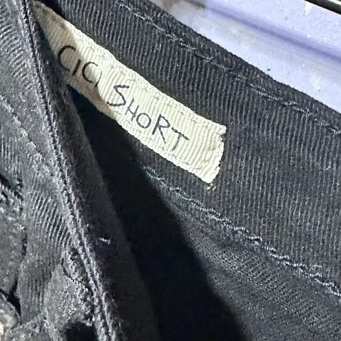 Hot Kiss Black Distressed Denim Short W/Skull Grommets Around Pocket Junior Sz 11