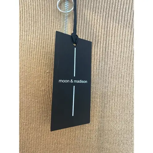 Moon & Madison Women’s Preppy Sleeveless Sweater NWT Size Medium Brown