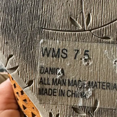 🔵 SALE 3/$25 REPORT WEDGE DANICA PLATFORM SLIPON LASER CUT TAN SANDAL SHOES Size 7.5