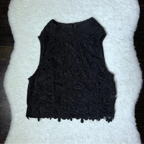 TCEC Black Floral Lace Sleeveless Cropped Top
