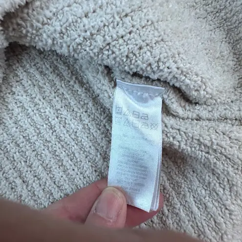 Cupcakes and Cashmere Beige Textured V