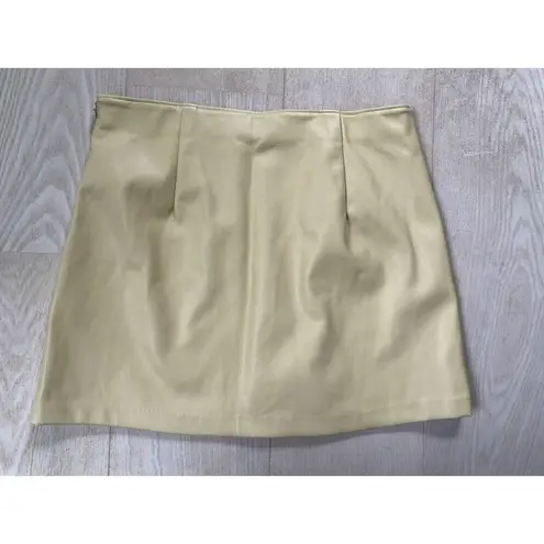 Abercrombie & Fitch  Vegan Faux Leather Cream Tan Mini Skirt Women's Medium NWT