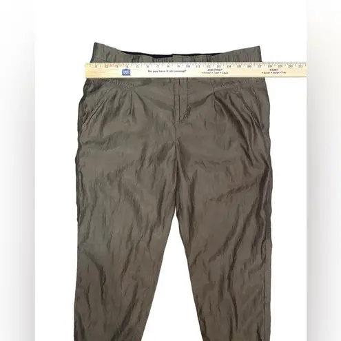 Vince  green cuffed‎ cropped pants size 8