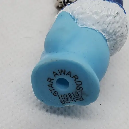 Vintage Star Awards Frozen Fox Keychain Blue