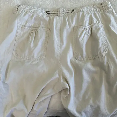 Old Navy  Cropped Cargo Pants Womens 14 Beige Linen Blend Pockets Mid Rise Casual