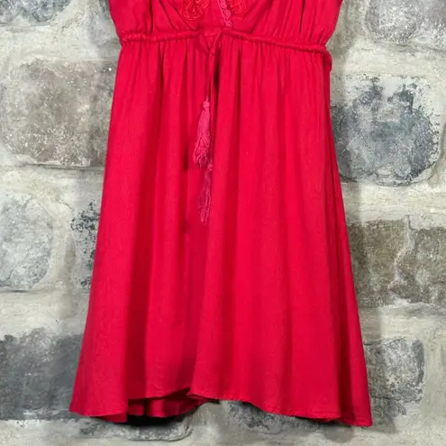 LuLus Red Embroidered V