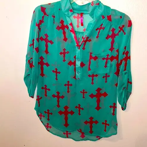 This blouse would be so cute paired with jeans 👖 has cross like symbol Pink