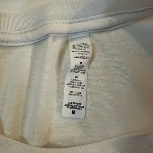 None Chick Fil A Treats You Graphic Tee Womens M Playful Giftable Kindness Shirt