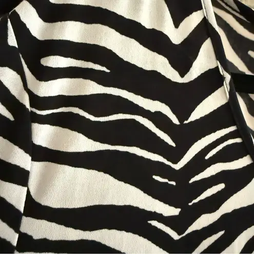 Jaclyn Smith Plus Size 3X Zebra Print Tunic Top Stretchy Black White Asymmetric Scoop Neck